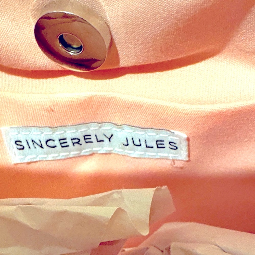 🌸 NWOT Sincerely Jules Pink Ruffled Clutch 🌸 - Picture 3 of 7